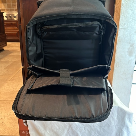 Gaems backpack - Picture 2 of 3